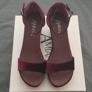 Amiana Burgundy Velvet Wedges